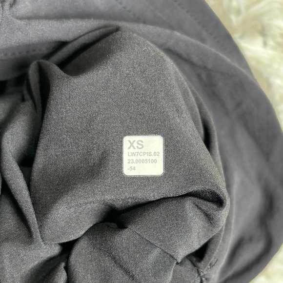 Lululemon Black Women's Shorts - Picture 3 of 6